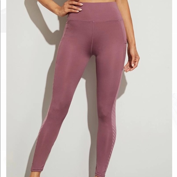 Mauve pink work out leggings. Phone pocket. Never worn. Brand new. - Picture 2 of 3